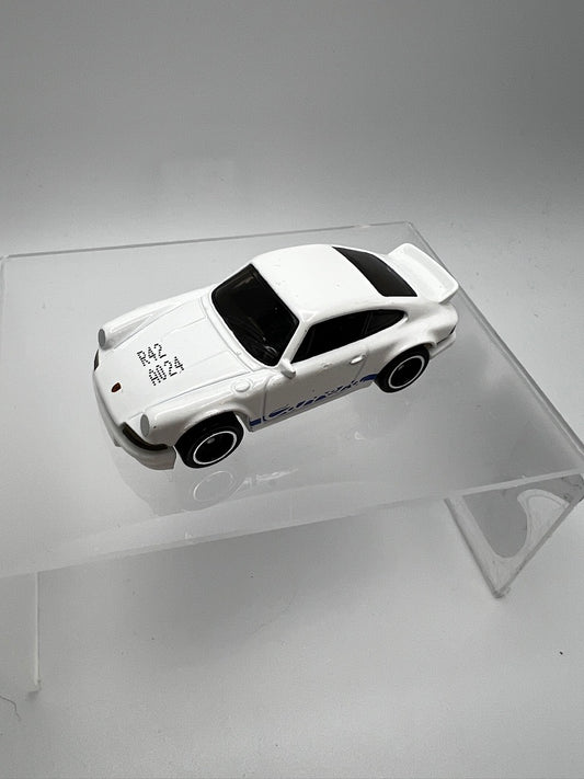 Hot Wheels 2023 Retro Racers - Porsche 911 Carrera RS 2.7 (FEP Unspun)