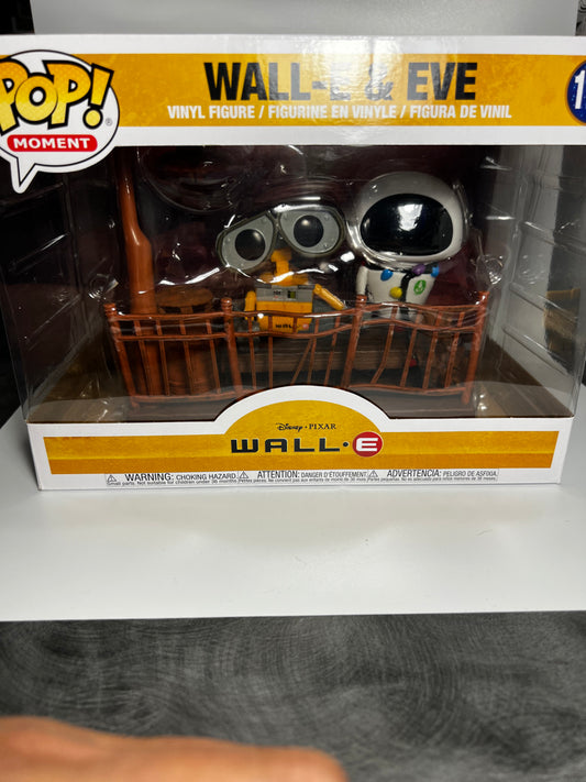 Funko Pop! Disney Movie Moment - Wall E & Eve