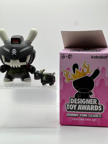 Designer Toy Awards Dunny Series - Srch Destroy Dunny (2/24) - black