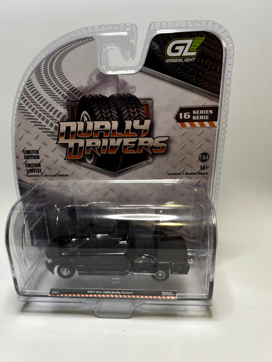 Greenlight Dually Drivers - Chevrolet C-30 Dually Wrecker 1969 (bleu et noir avec flammes)