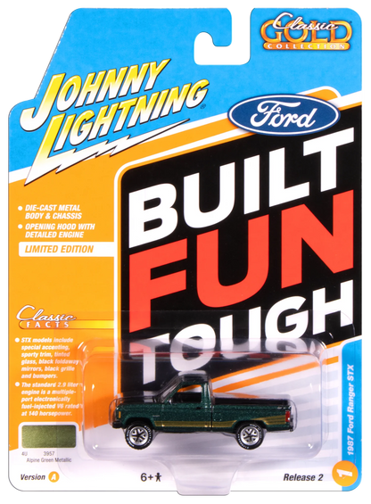 Johnny Lightning Classic Gold - Ford Torino Talledega 1969 (blanco Wimbledon)