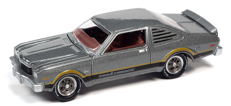 Johnny Lightning Muscle Car USA - 1976 Plymouth Volare Road Runner (Silver Cloud)