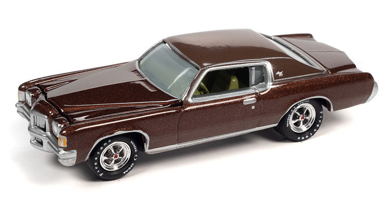 Johnny Lightning 1971 Pontiac Grand Prix (Bronzini Gold Metallic)