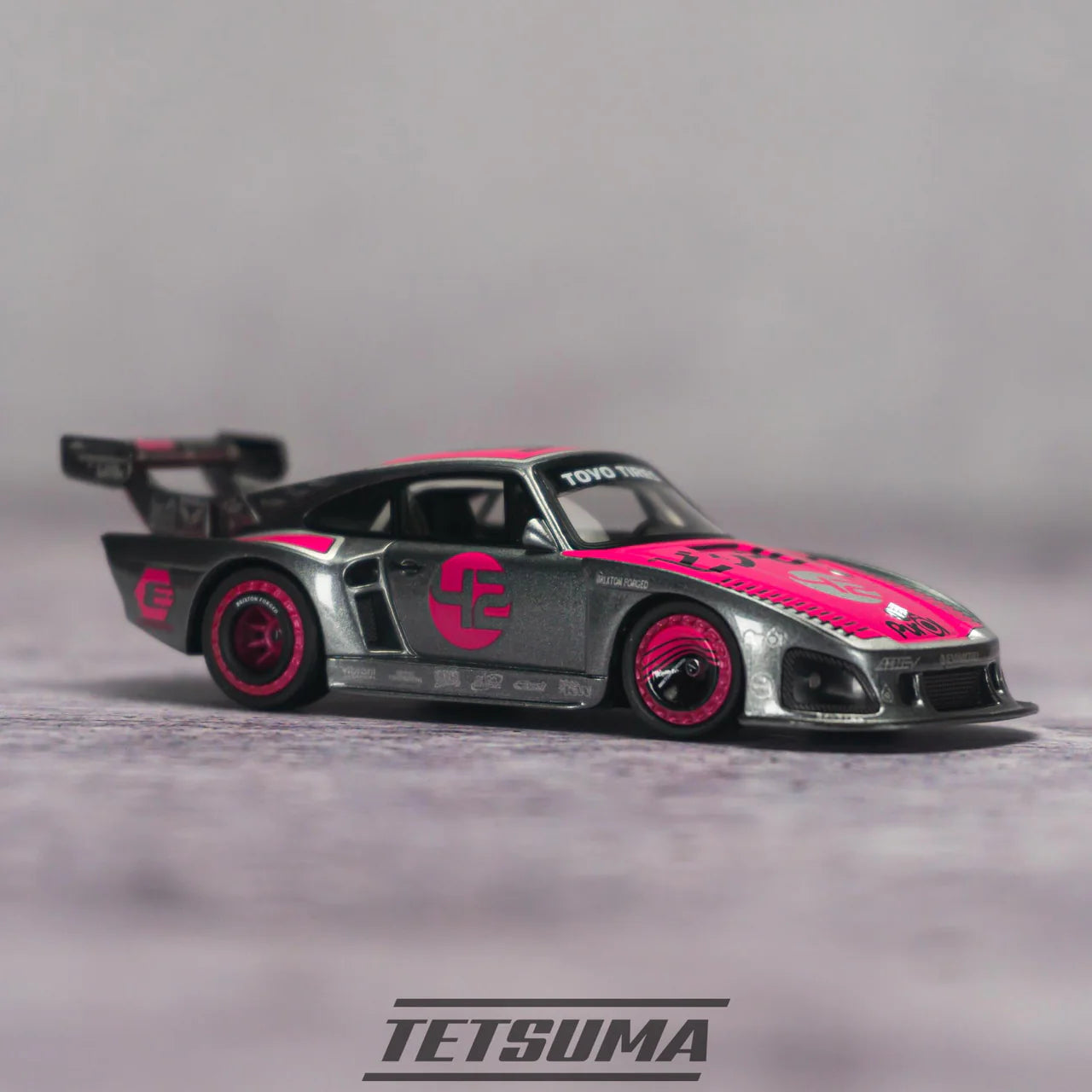 TETSUMA: BISIMOTO INGENIERÍA 935 K3V EVMOTO ESCALA 1:64 (#215/1000)