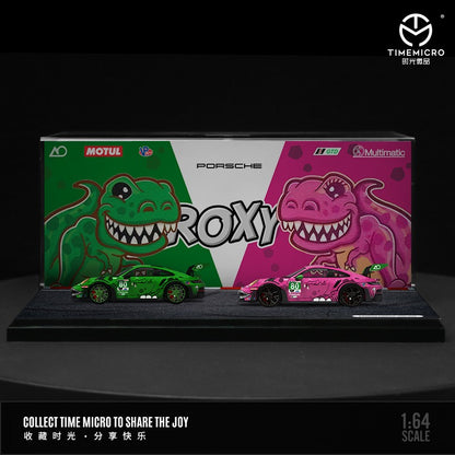 TimeMicro Porsche 992 Tyrannosaure « Roxy &amp; Rexy » (2 pièces avec diorama rose et vert) 