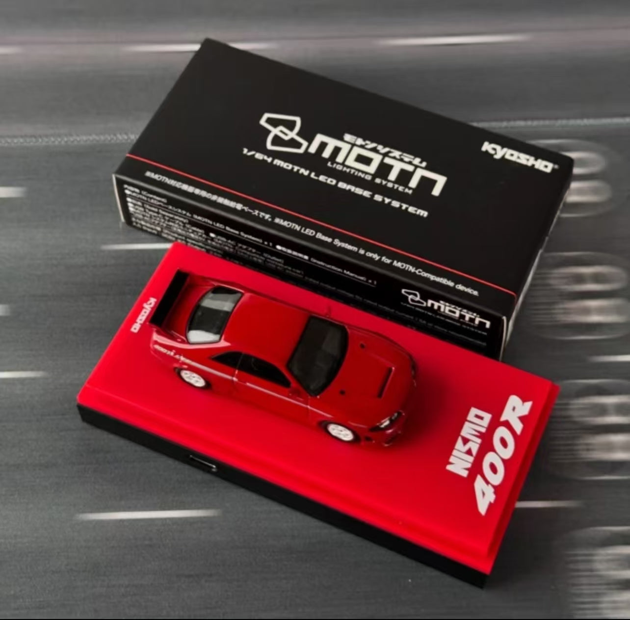 Kyosho Nismo 400R R33 Tokyo Auto Show KL 2024 Exclusive (Red Light Version)