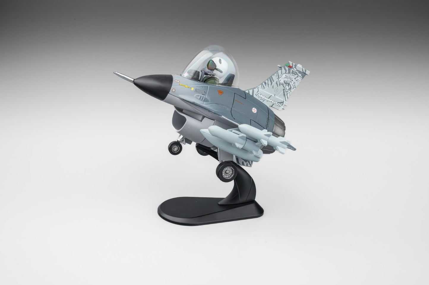 (PREORDER) Fortune Leopard Fighter Jet Q version QF16 (Grey)