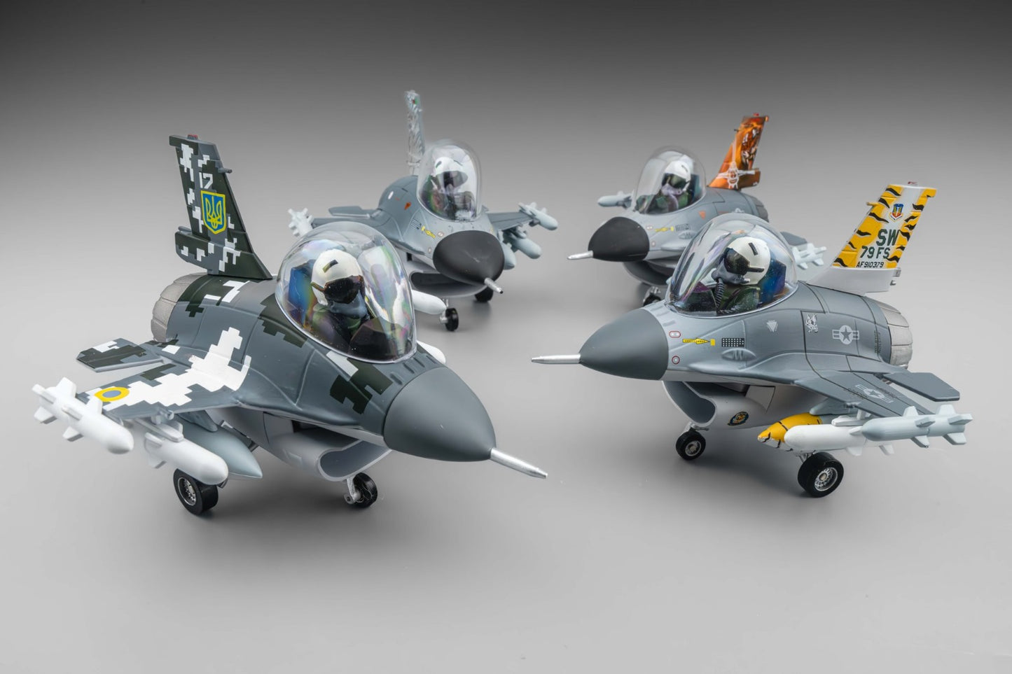 (PREORDER) Fortune Leopard Fighter Jet Q version QF16 (Camouflage)