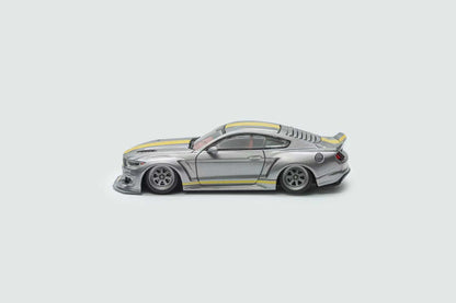 Audi RS6 modifiée DCM (argent/gris) 