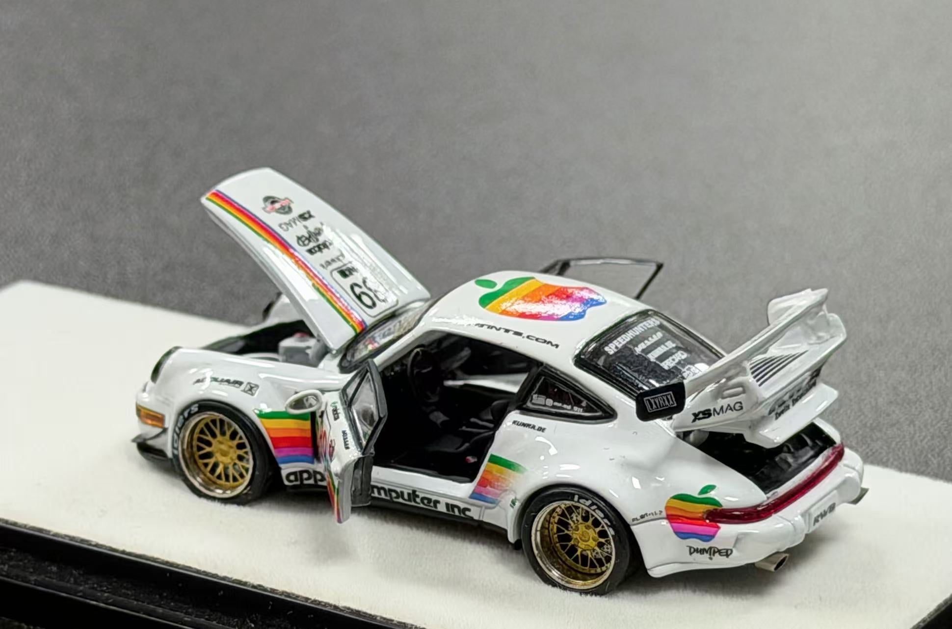 PGM Porsche RWB 964 (White Apple 89#) – Gotham Library