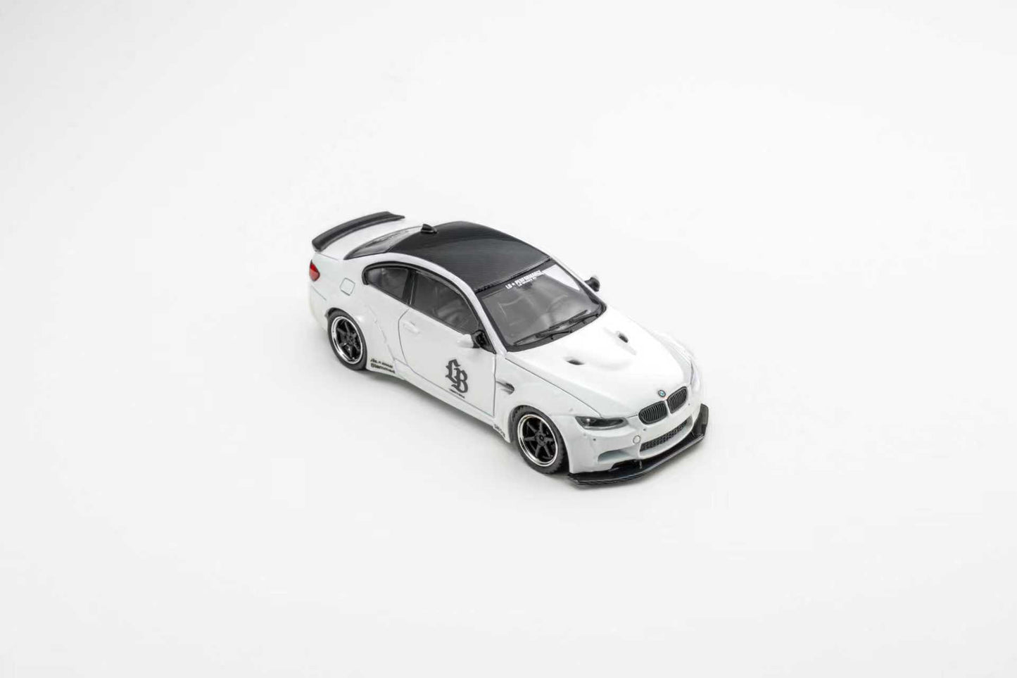 (PREORDER) Fine Model LB Modified BMW M3 E92 (Pearl White)
