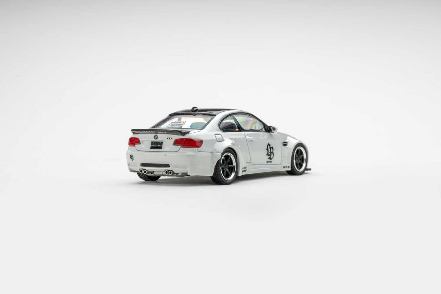 (PREORDER) Fine Model LB Modified BMW M3 E92 (Pearl White)