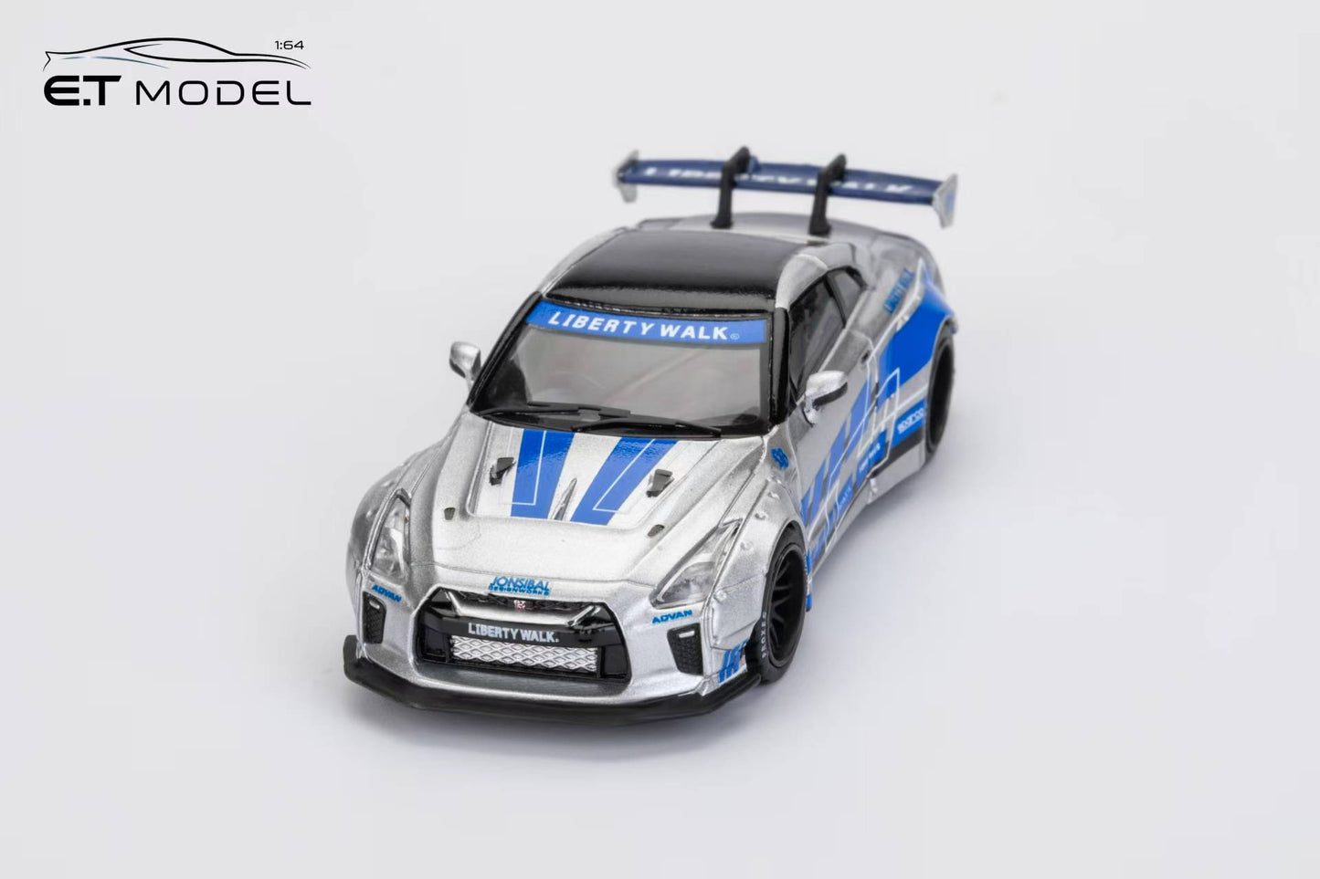 (PREORDER) ET Model x Model Collect GT-R R35 LB Widebody Modified 1.5 Version (FNF Silver Blue)