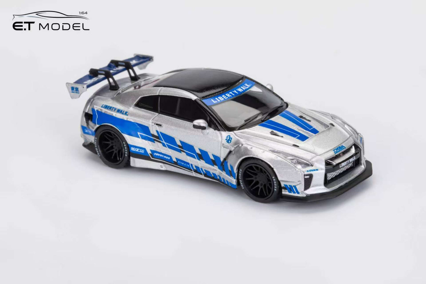 (PREORDER) ET Model x Model Collect GT-R R35 LB Widebody Modified 1.5 Version (FNF Silver Blue)