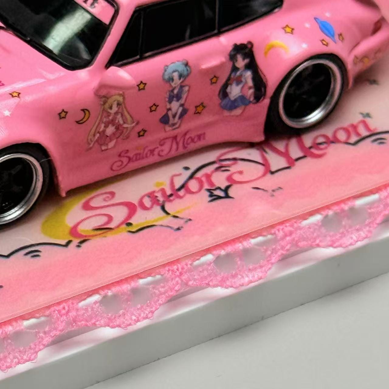 ZJWJ Model Porsche RWB993 Rauh-Welt Widebody Modified (Sailor Moon & Fairy Stick)