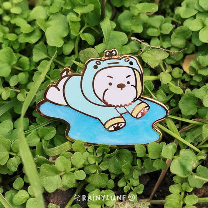Rainylune Collectible Pin - McDuff Froggy Raincoat Pin