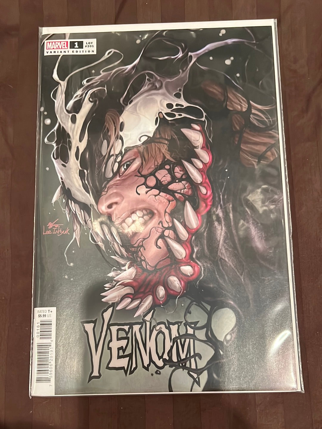 Venom Runs and variant covers/titles