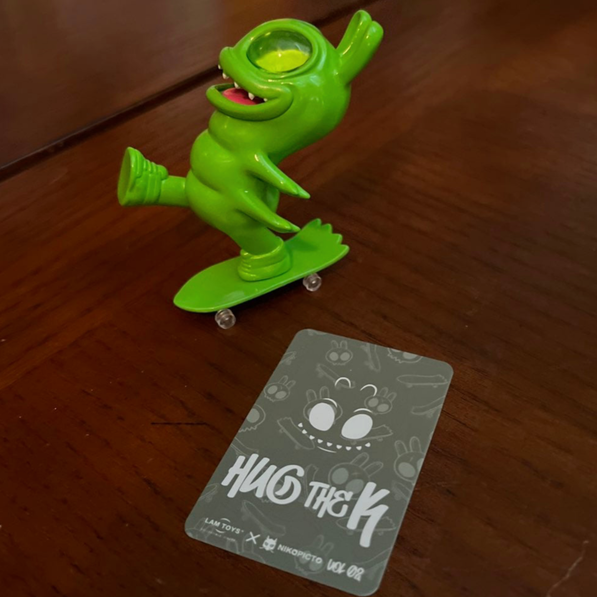 Embrassez le K : Runup Hug (Lam Toys)